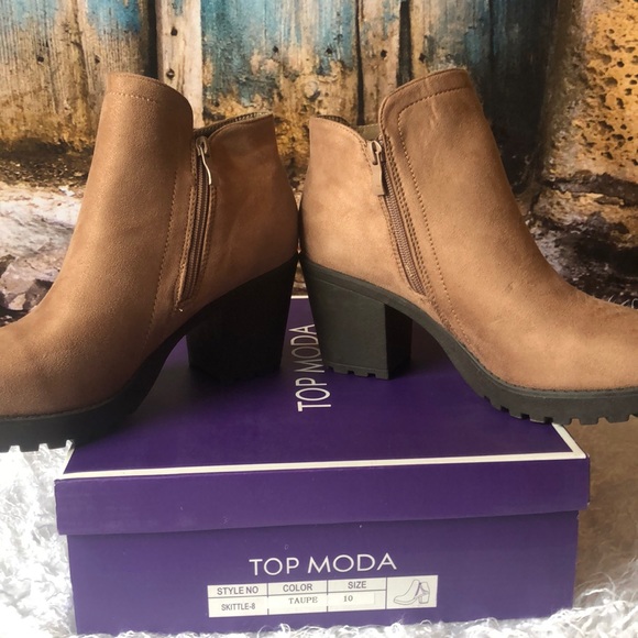 🍂NWT top moda suede taupe bootie with heel - Picture 3 of 6